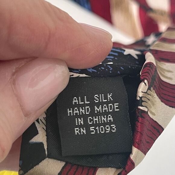 American Lifestyle,‎ Americana Series, The Constitution Handmade Silk Tie - Picture 4 of 5